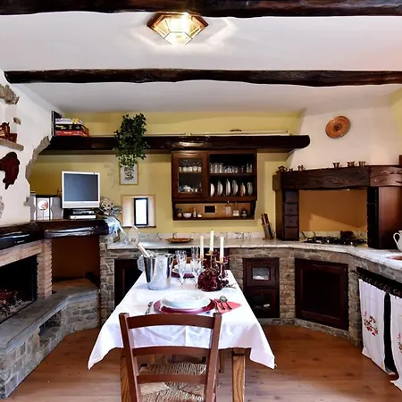 Casello Orecchiella Semesterbostad